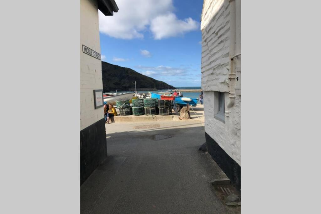 Ferienwohnung Molls Yard Newly Decorated Port Isaac Exterior foto