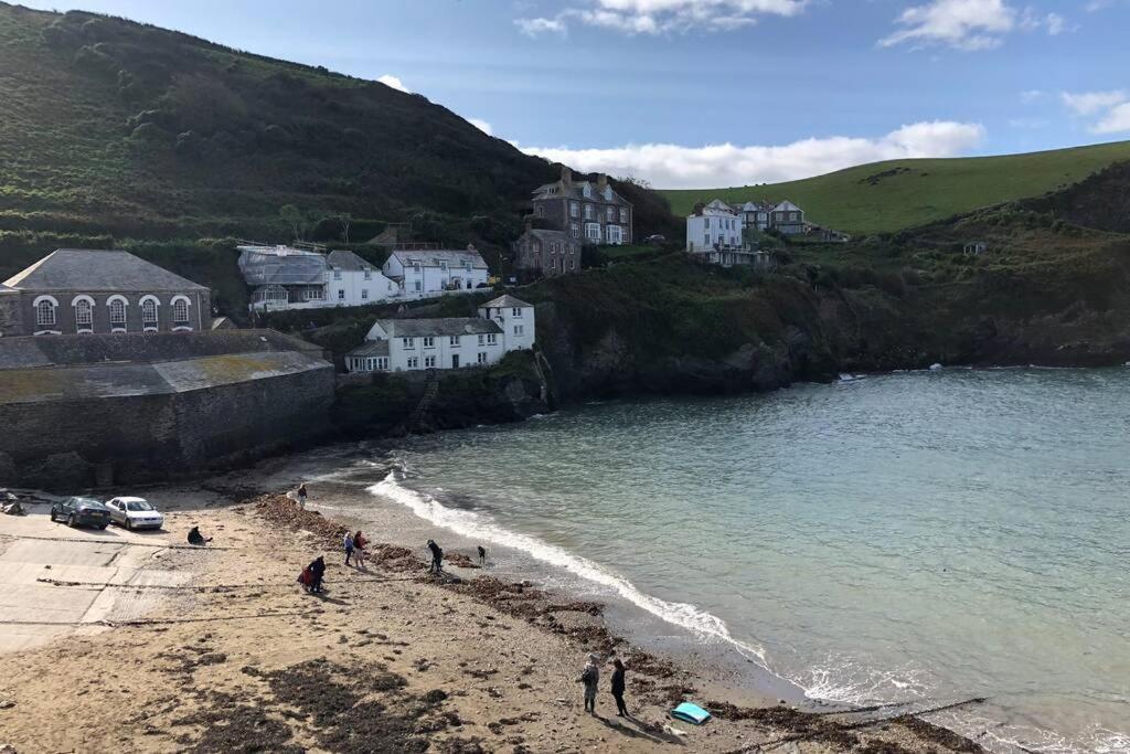 Ferienwohnung Molls Yard Newly Decorated Port Isaac Exterior foto